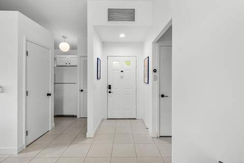 526 Club Drive, Palm Beach Gardens FL - photo 16 of 61
