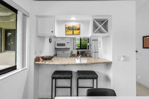 526 Club Drive, Palm Beach Gardens FL - photo 7 of 61