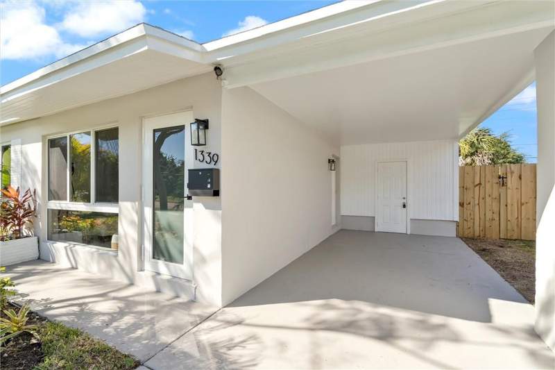 3 bedroom Single Family Residence at 1339 SW 46th Avenue, Broadview Park Sec 3, Fort Lauderdale — photo 4