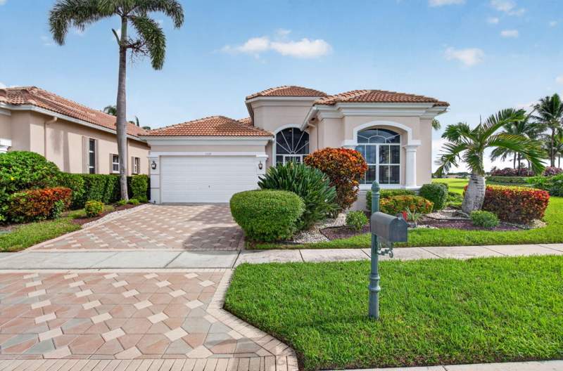 3 bedroom Single Family Residence at 7038 Fairway Lakes Drive, Aberdeen 25, Boynton Beach — photo 2
