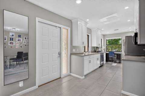 4322 Acacia Circle, Coconut Creek FL - photo 8 of 54