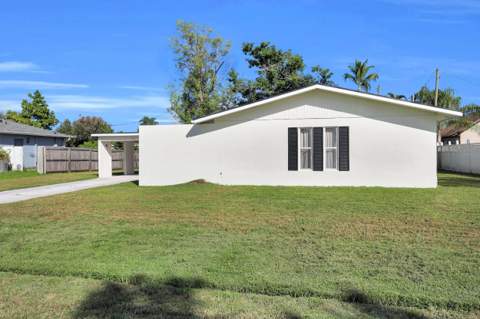 311 NW Byron Street, Port St. Lucie FL - photo 6 of 41