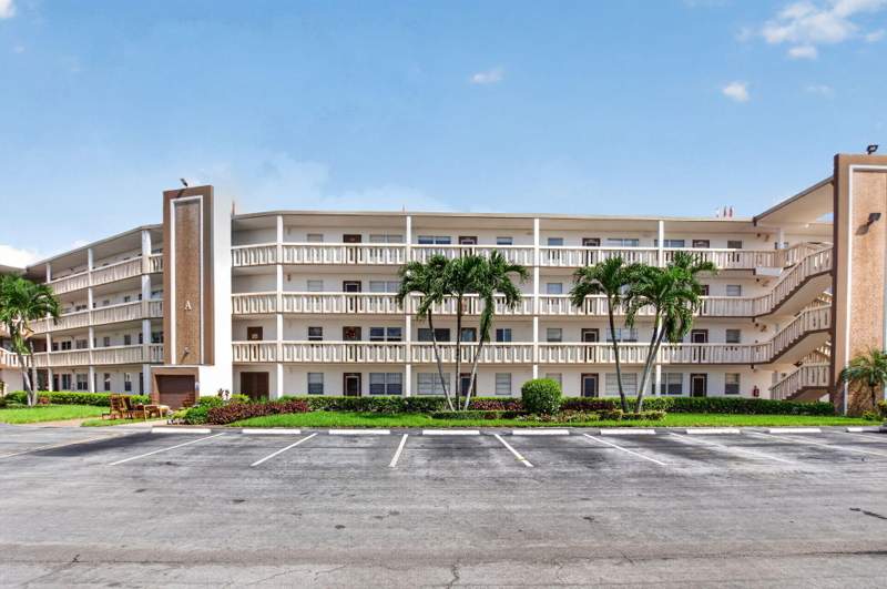 2 bedroom Condominium at 3005 Guildford A, Century Village, Boca Raton — photo 2