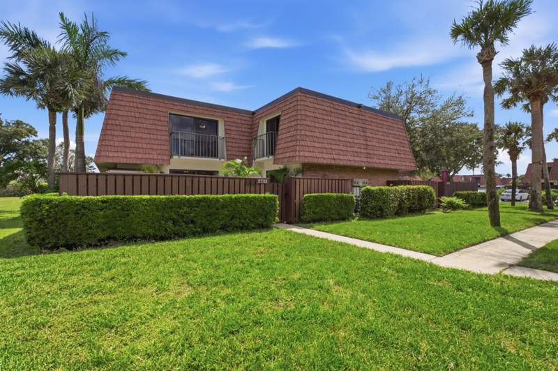 2 bedroom Townhouse at 3733 SW Sunset Trace Circle, Sunset Trace At Martin Downs (Aka Martin Downs Pla, Palm City — photo 3