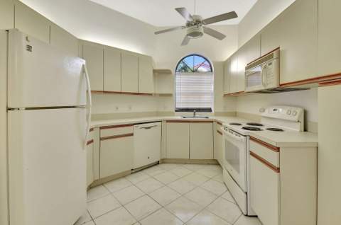 5195 Europa Drive #M, Boynton Beach FL - photo 9 of 56