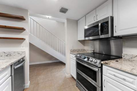 1100 Scotia Drive #108, Hypoluxo FL - photo 8 of 33