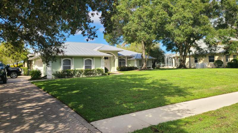 4 bedroom Single Family Residence at 5530 SW Orchid Bay Drive, Orchid Bay, Palm City — photo 2