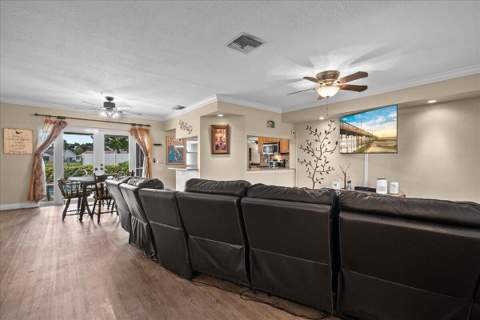 8059 Rose Marie Avenue, Boynton Beach FL - photo 12 of 34