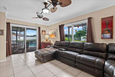 8059 Rose Marie Avenue, Boynton Beach FL - photo 18 of 34