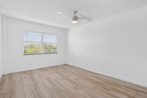 2555 NE 11th Street #404, Fort Lauderdale FL - photo 14 of 22