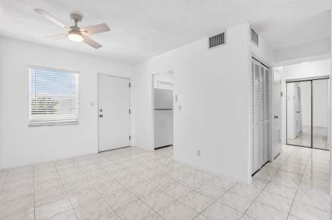 2555 NE 11th Street #404, Fort Lauderdale FL - photo 11 of 22