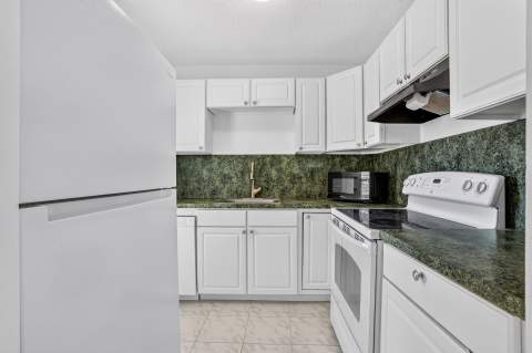 2555 NE 11th Street #404, Fort Lauderdale FL - photo 6 of 22