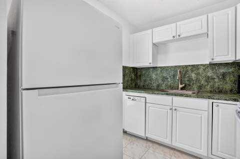 2555 NE 11th Street #404, Fort Lauderdale FL - photo 8 of 22