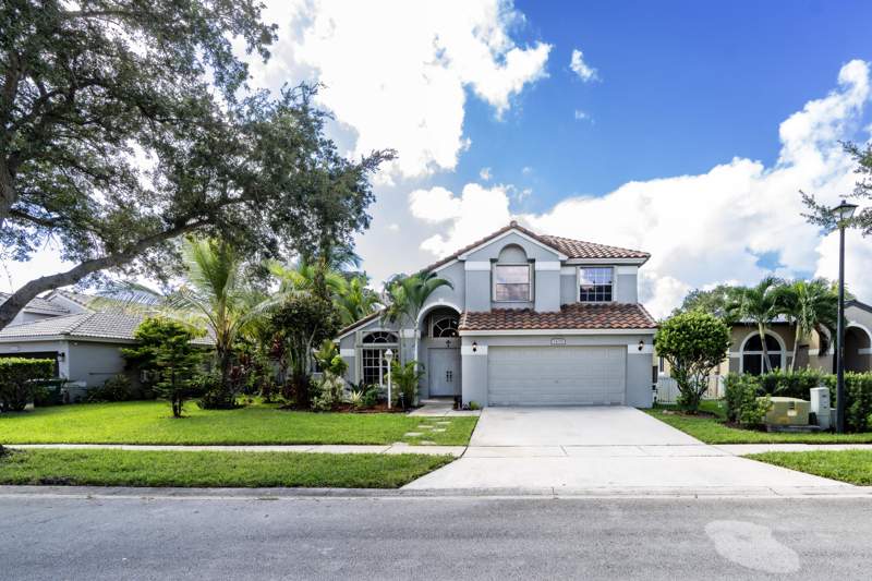 4 bedroom Single Family Residence at 14258 NW 19th Street, Pembroke Falls Bimini Bay, Pembroke Pines — photo 2
