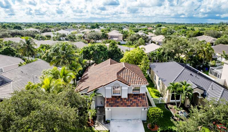 4 bedroom Single Family Residence at 14258 NW 19th Street, Pembroke Falls Bimini Bay, Pembroke Pines — photo 4