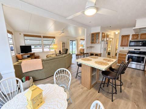 217 Nettles Boulevard, Jensen Beach FL - photo 12 of 56