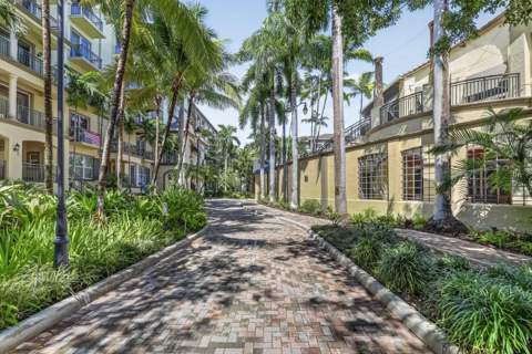2631 NE 14th Avenue #216, Wilton Manors FL - photo 19 of 42