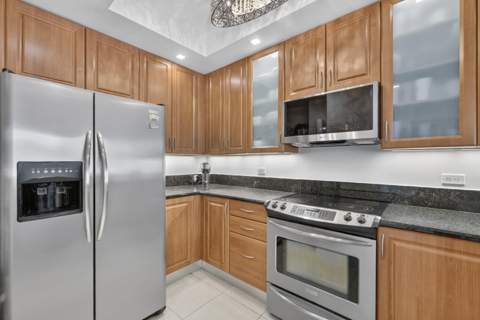 2631 NE 14th Avenue #216, Wilton Manors FL - photo 15 of 42