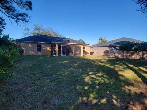 702 NW Kilpatrick Avenue, Port St. Lucie FL - photo 7 of 9
