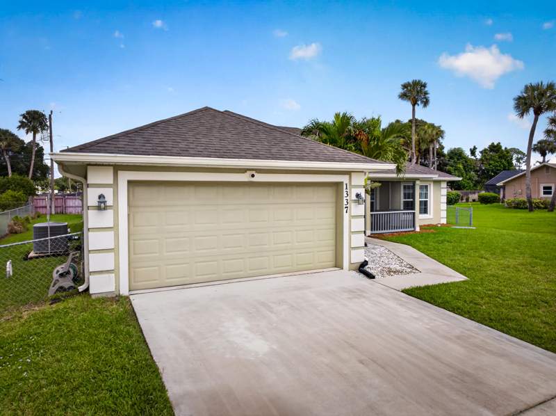 3 bedroom Single Family Residence at 1337 SW Porter Road, Port St Lucie Section 14, Port St. Lucie — photo 3