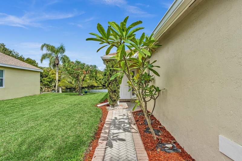 3 bedroom Single Family Residence at 1788 Sawgrass Circle, Olive Tree Par 5D, Greenacres — photo 4