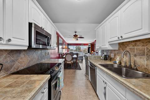 3411 Spanish Trail #418, Delray Beach FL - photo 10 of 26