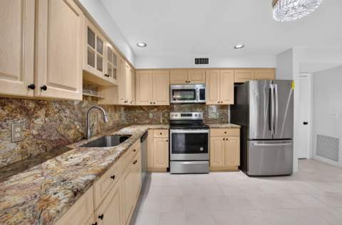 5731 Coach House Circle #A, Boca Raton FL - photo 8 of 23