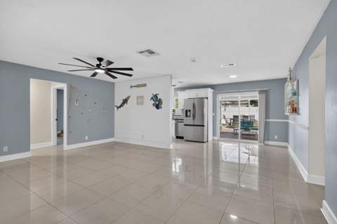 10145 Penzance Lane, Royal Palm Beach FL - photo 15 of 61