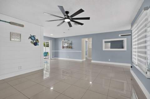10145 Penzance Lane, Royal Palm Beach FL - photo 19 of 61