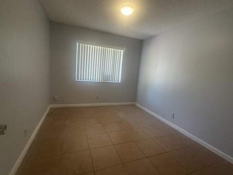 4750 Orleans Court #C, West Palm Beach FL - photo 6 of 9