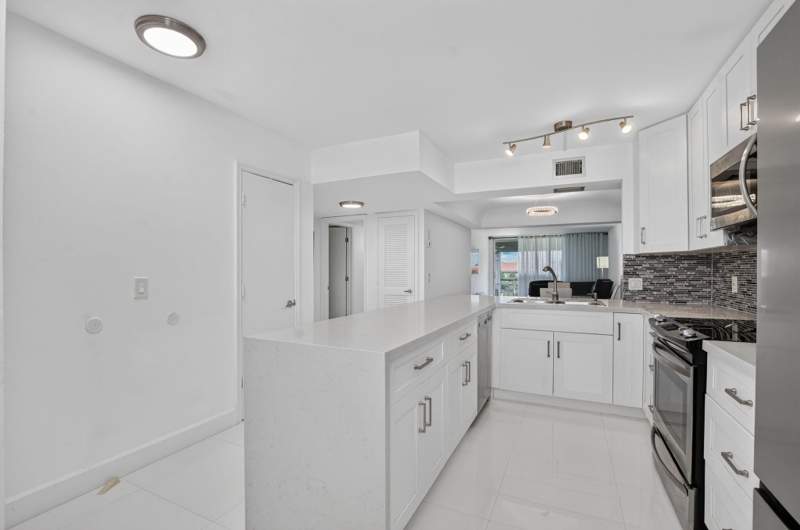 2 bedroom Condominium at 23099 Barwood Lane #308, Boca Barwood, Boca Raton — photo 5