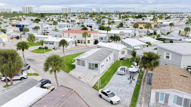 1 bedroom Mobile Home at 217 Nettles Boulevard, Outdoor Resorts At Nettles Island, Jensen Beach — photo 5