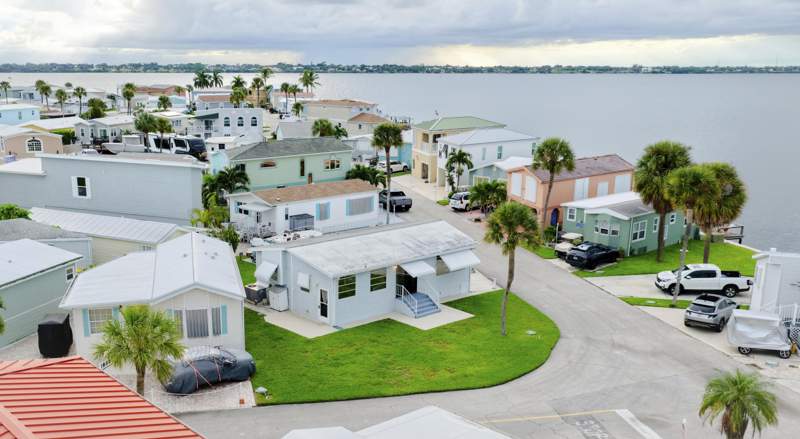 1 bedroom Mobile Home at 217 Nettles Boulevard, Outdoor Resorts At Nettles Island, Jensen Beach — photo 4