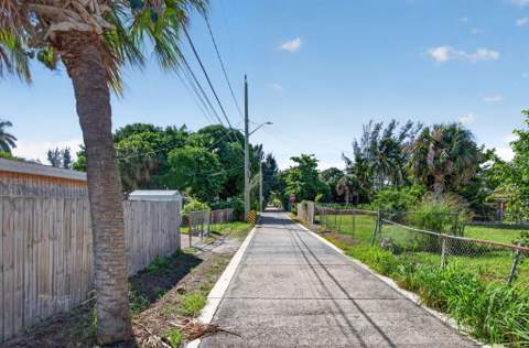 238 SW 10th Avenue, Delray Beach FL - photo 20 of 25