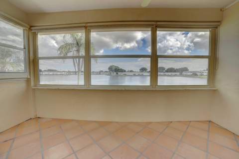1118 Lake Terrace #215, Boynton Beach FL - photo 7 of 30