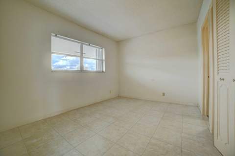 1118 Lake Terrace #215, Boynton Beach FL - photo 11 of 30