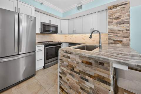 131 Yacht Club Way #109, Hypoluxo FL - photo 16 of 54