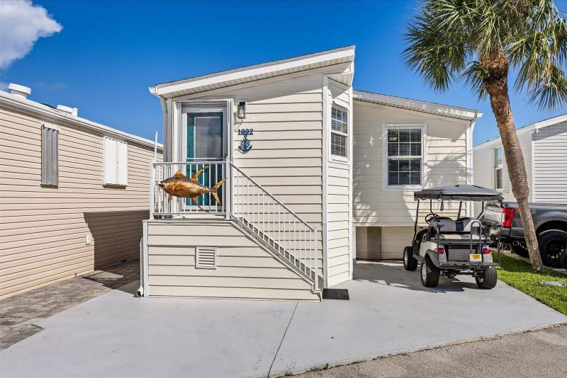 2 bedroom Single Family Residence at 1092 Nettles Boulevard, Outdoor Resorts At Nettles Island, Jensen Beach — photo 2