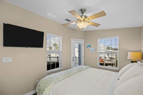 1092 Nettles Boulevard, Jensen Beach FL - photo 16 of 69