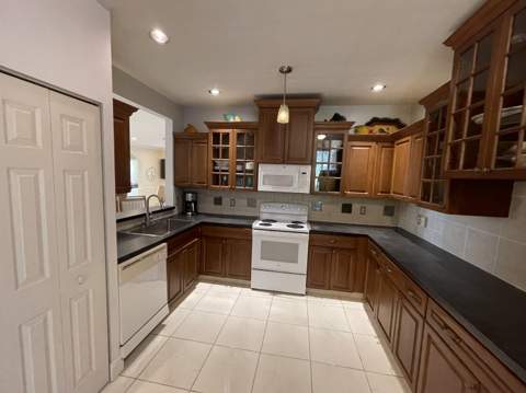 7911 Laina Lane #1, Boynton Beach FL - photo 6 of 60
