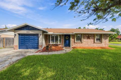804 NW 10th Avenue, Boynton Beach FL - photo 6 of 35