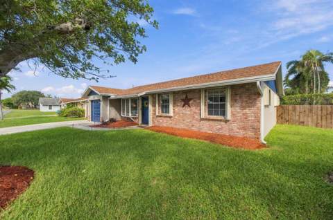 804 NW 10th Avenue, Boynton Beach FL - photo 7 of 35