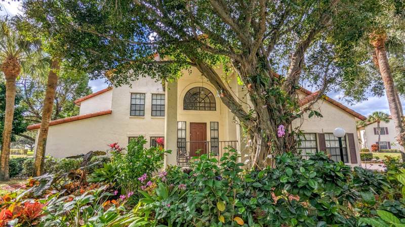 2 bedroom Townhouse at 3002 Lucerne Park Drive #5121, Lucerne Park Condos 1, 1A, 2 Thru 15 And 23, Greenacres — photo 2