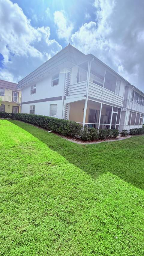 111 Saxony Terrace, Delray Beach FL - photo 12 of 13