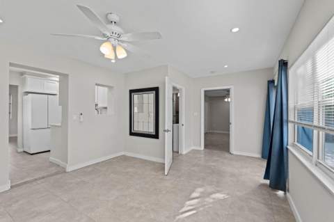 128 E Central Boulevard, Lantana FL - photo 7 of 39