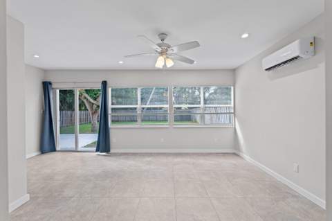 128 E Central Boulevard, Lantana FL - photo 8 of 39