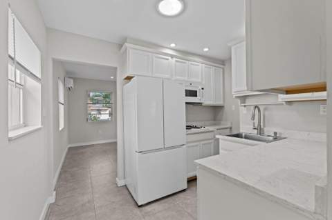 128 E Central Boulevard, Lantana FL - photo 11 of 39