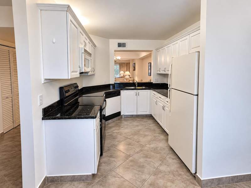 2 bedroom Condominium at 23370 Carolwood Lane #203, Pines Of Boca Barwood Condo, Boca Raton — photo 4