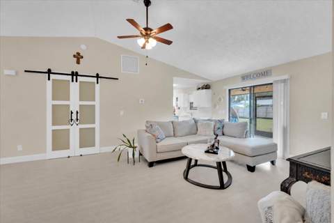 2268 SE Longhorn Avenue, Port St. Lucie FL - photo 6 of 28