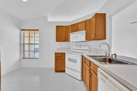 1788 Sawgrass Circle, Greenacres FL - photo 18 of 61